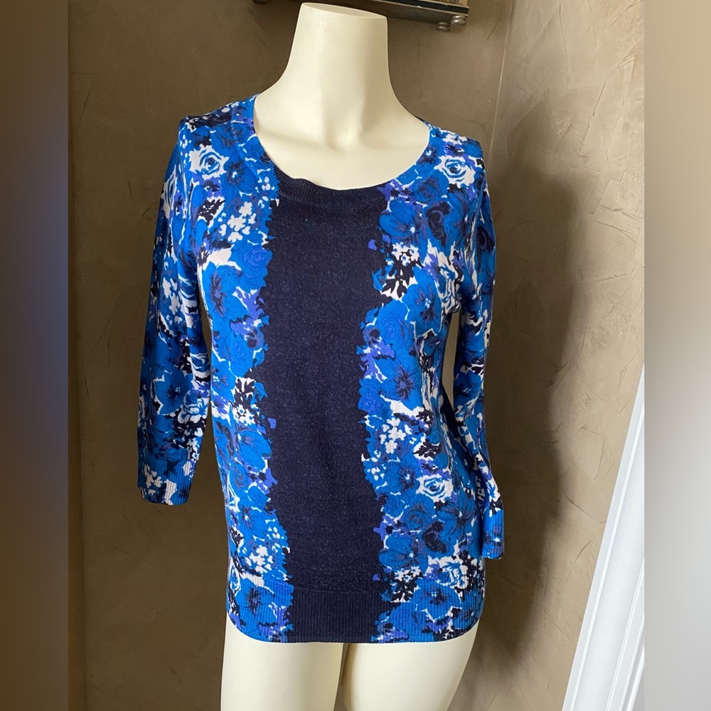 Boden wool sweater pullover floral blue jumper buttoned back navy, size 6